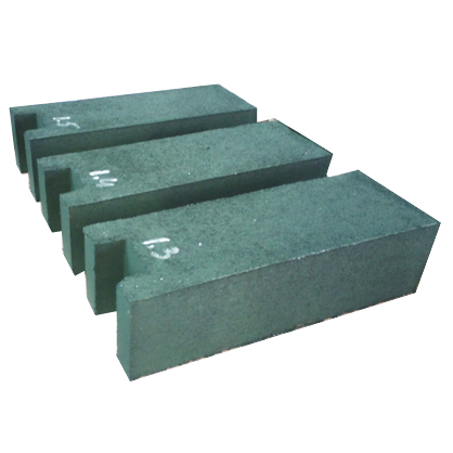 Chromium corundum refractories